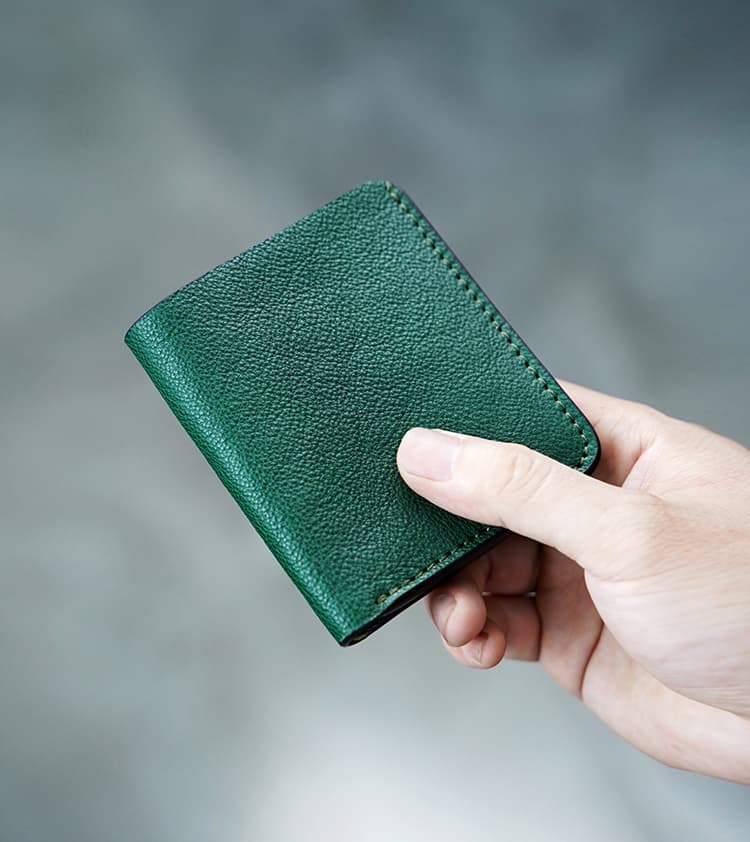 コンパクト 財布 手のひらサイズ本革二つ折り財布