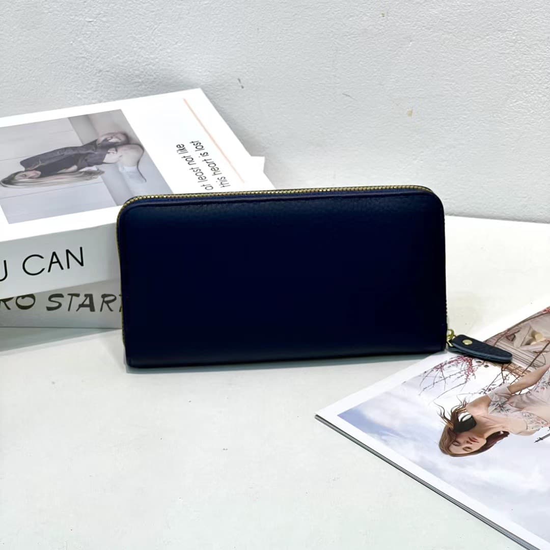 コンパクト 財布 上品な型押し本革長財布