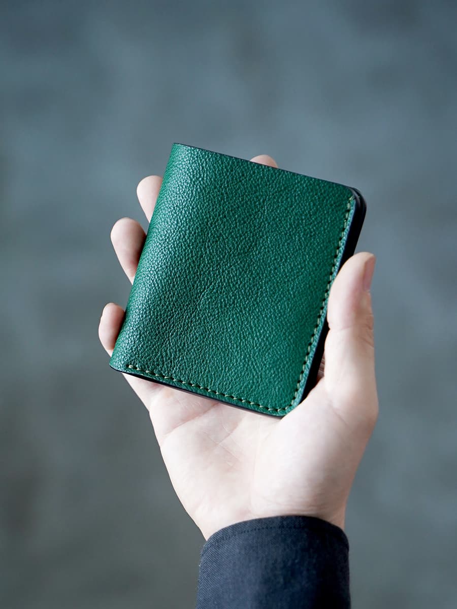 コンパクト 財布 手のひらサイズ本革二つ折り財布