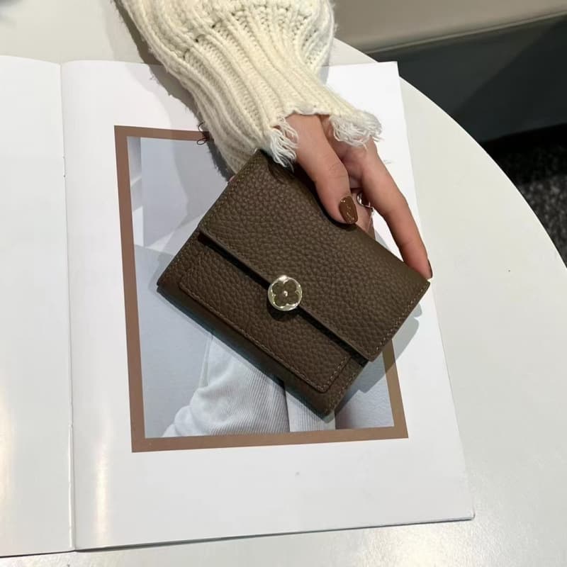 コンパクト 財布 上品な型押し三つ折りミニ財布