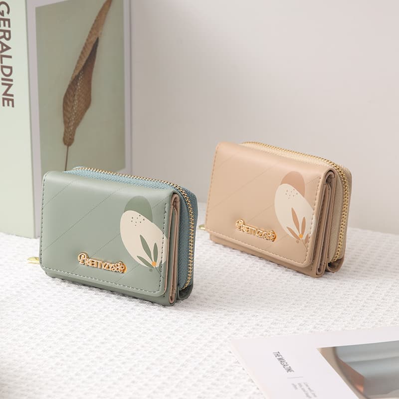 コンパクト財布 優美な花柄モチーフ 三つ折りミニ財布