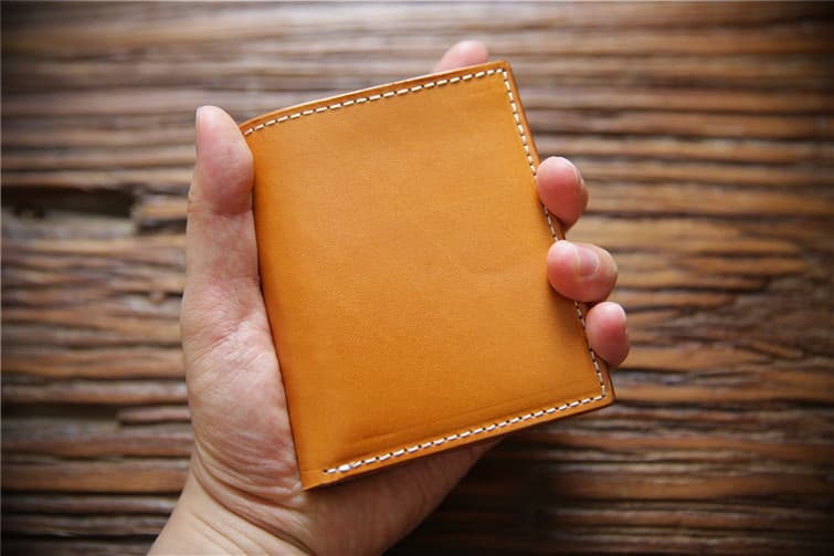 コンパクト 財布 手縫いステッチ本革二つ折り財布