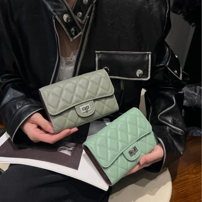 コンパクト財布 キルティングデザイン 三つ折りミニ財布