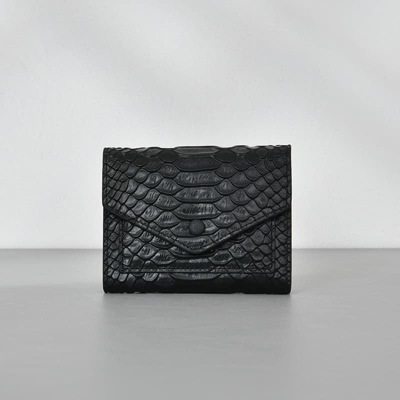 コンパクト 財布 三つ折り 型押し 多機能財布