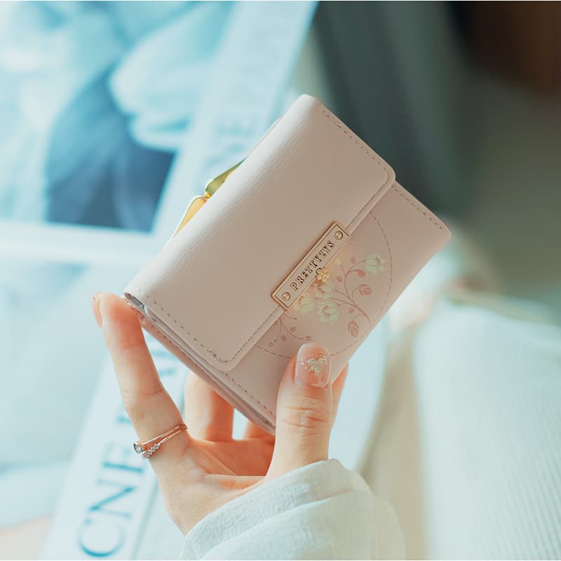 コンパクト 財布 優美な花柄デザイン 三つ折りミニ財布