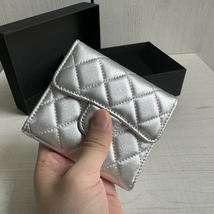 コンパクト 財布 三つ折り 上品キルティング三つ折りミニ財布