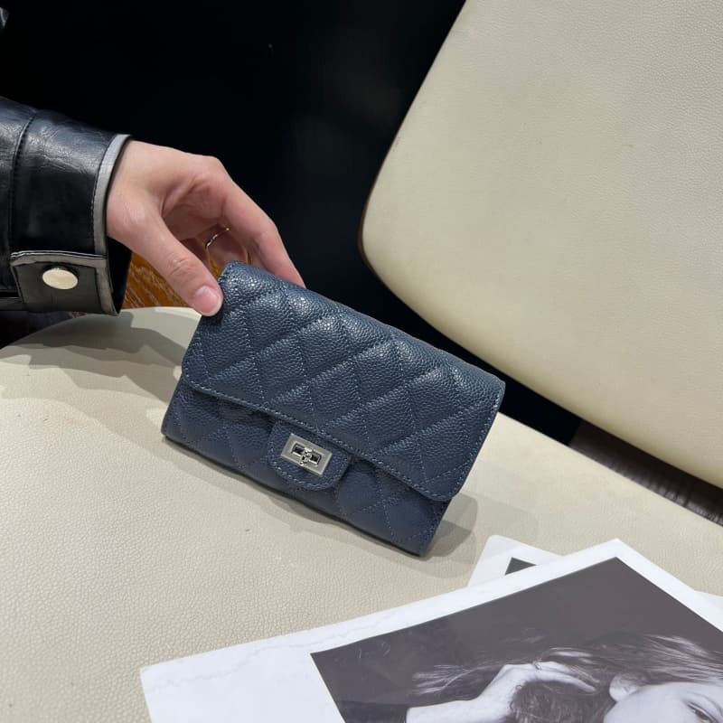 コンパクト財布 キルティングデザイン 三つ折りミニ財布